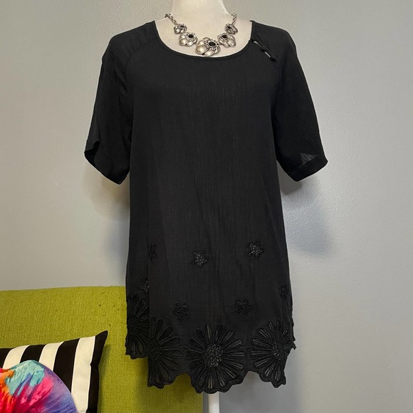 Soft Surroundings Narragansett Black Embroidered Lightweight Cotton Top - Picture 1 of 5